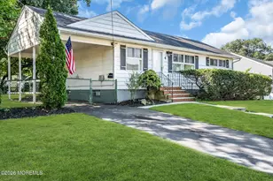 4 N Parkview Terrace, Hazlet Township, NJ 07730 - Photo 1