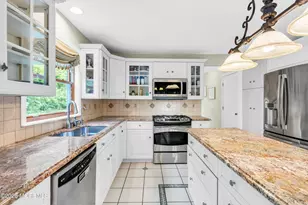 30 Amagansett Dr, Morganville, NJ 07751 - Photo 14