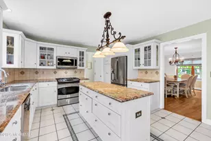 30 Amagansett Dr, Morganville, NJ 07751 - Photo 12