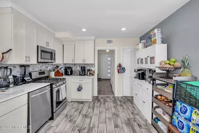 27 Oakwood Place, Keansburg, NJ 07734 - Photo 14