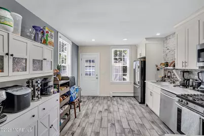 27 Oakwood Place, Keansburg, NJ 07734 - Photo 12