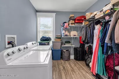 27 Oakwood Place, Keansburg, NJ 07734 - Photo 20