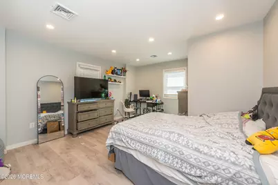 321 Myrtle Street, Aberdeen Township, NJ 07721 - Photo 14