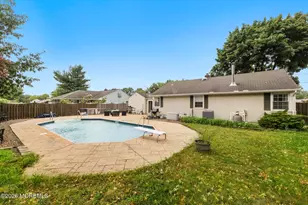 8 Meadowbrook Ave, Eatontown, NJ 07724 - Photo 38