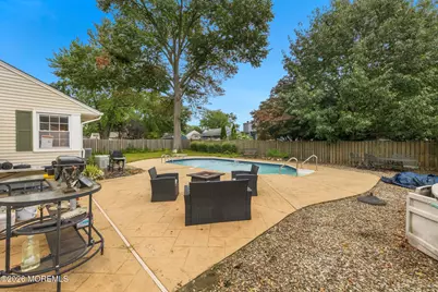 8 Meadowbrook Avenue, Eatontown, NJ 07724 - Photo 32