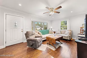 8 Meadowbrook Ave, Eatontown, NJ 07724 - Photo 4
