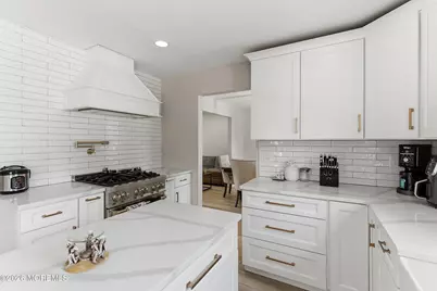 374 Mounts Mills Road E, Monroe Township, NJ 08831 - Photo 10