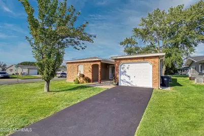 27 Rossetti Court, Brick, NJ 08724 - Photo 2
