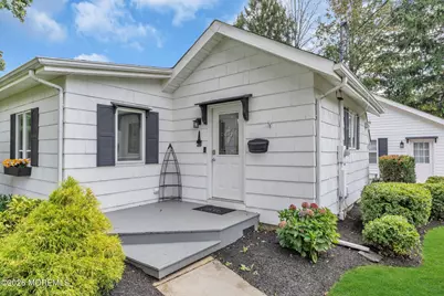 28 Hiawatha Avenue, Oceanport, NJ 07757 - Photo 4