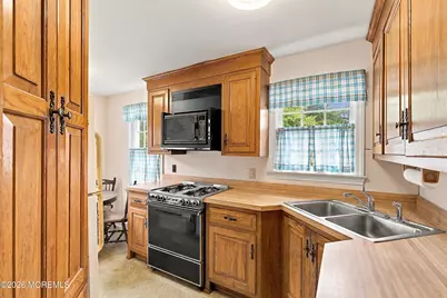 78 Clinton Avenue, Eatontown, NJ 07724 - Photo 8