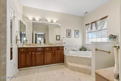 4 Gainsborough Court, Manalapan Township, NJ 07726 - Photo 24