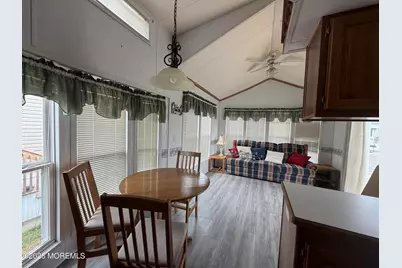15 Avenue B, Hazlet Township, NJ 07734 - Photo 12
