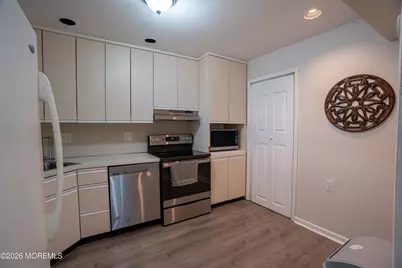 5C Twin Rivers Drive #505, East Windsor Township, NJ 08520 - Photo 4