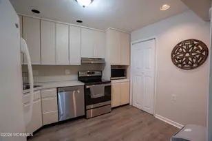 5C Twin Rivers Dr, East Windsor Township, NJ 08520 - Photo 4