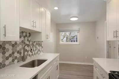2 Elizabeth Court, Tinton Falls, NJ 07724 - Photo 2