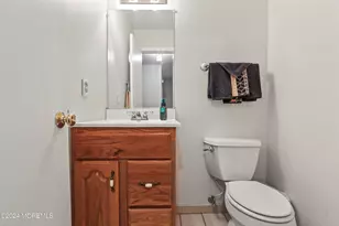 110 Bowne Ct, Matawan, NJ 07747 - Photo 10