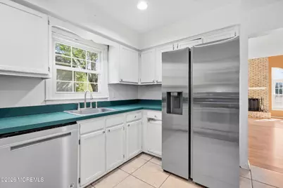 2 Oxford Lane, Eatontown, NJ 07724 - Photo 16