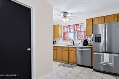34 Morden Close, Freehold, NJ 07728 - Photo 18