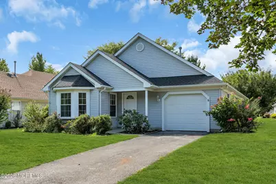 4 Oakmont Road, Lakewood, NJ 08701 - Photo 2