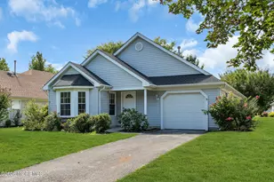 4 Oakmont Rd, Lakewood, NJ 08701 - Photo 2