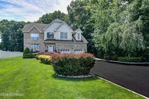 220 Lloyd Rd, Aberdeen Township, NJ 07747 - Photo 2