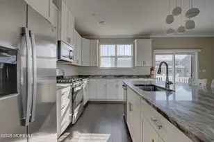 26 Mariveles Wy, Tinton Falls, NJ 07724 - Photo 2