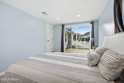 701 Beachview Avenue, Union Beach, NJ 07735 - Photo 20