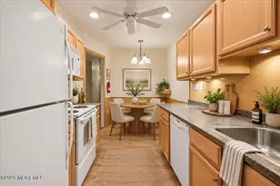 63 Overlook Way, Manalapan Township, NJ 07726 - Photo 16