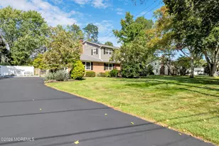122 Hibernia Way, Freehold, NJ 07728 - Photo 40