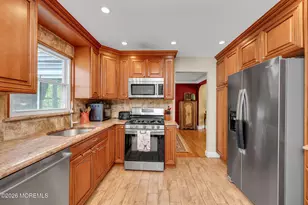 122 Hibernia Way, Freehold, NJ 07728 - Photo 22