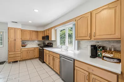 704 Dow Avenue, Oakhurst, NJ 07755 - Photo 8