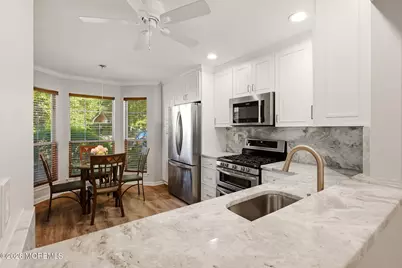 262 Daffodil Drive, Freehold, NJ 07728 - Photo 10