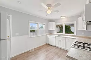 42 Center Ave, Leonardo, NJ 07737 - Photo 12