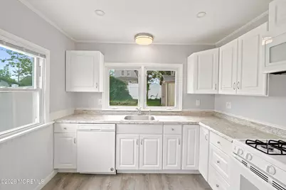 42 Center Avenue, Leonardo, NJ 07737 - Photo 14