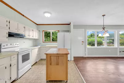 27 Wyckham Road, Tinton Falls, NJ 07724 - Photo 10
