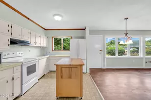 27 Wyckham Rd, Tinton Falls, NJ 07724 - Photo 10