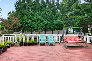 422 Aynsley Ct, Morganville, NJ 07751 - Photo 30