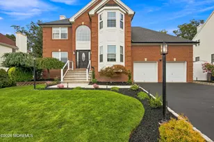 39 Violet Cir, Howell Township, NJ 07731 - Photo 4
