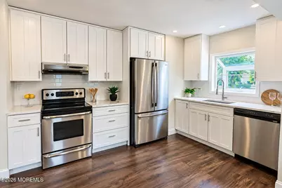 856 E Concourse, Aberdeen Township, NJ 07735 - Photo 10