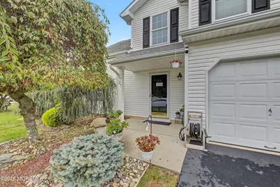 27 Silverbrooke Circle, Howell Township, NJ 07731 - Photo 2