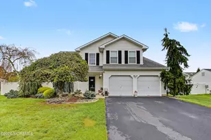 27 Silverbrooke Cir, Howell Township, NJ 07731 - Photo 1