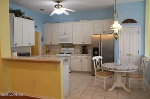 4 Summerlawn Dr, Lakewood, NJ 08701 - Photo 10