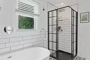 [Address not provided], Aberdeen Township, NJ 07721 - Photo 32