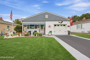 39 Chesterfield Ln, Toms River Township, NJ 08757 - Photo 2