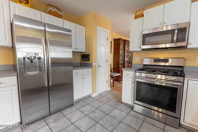 10 Wellington Lane, Lakewood, NJ 08701 - Photo 14