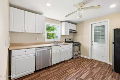 25 Collins Avenue, Port Monmouth, NJ 07758 - Photo 4