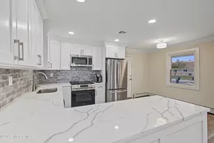 28 Prince Charles Dr, Toms River Township, NJ 08757 - Photo 4