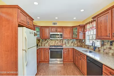 21 Totem Road, Freehold, NJ 07728 - Photo 6