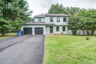 195 Edgemere Ct, Toms River Township, NJ 08755 - Photo 2