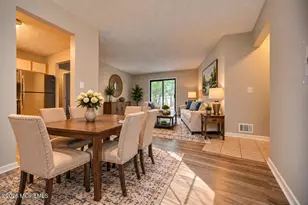 1304 Violet Ln, Jackson, NJ 08527 - Photo 4